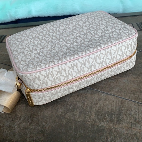 MICHAEL KORS KENLY LG POCKET XBODY POWDER BLSH MLT - Picture 12 of 16